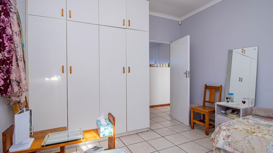 4 Bedroom Property for Sale in De Kelders Western Cape